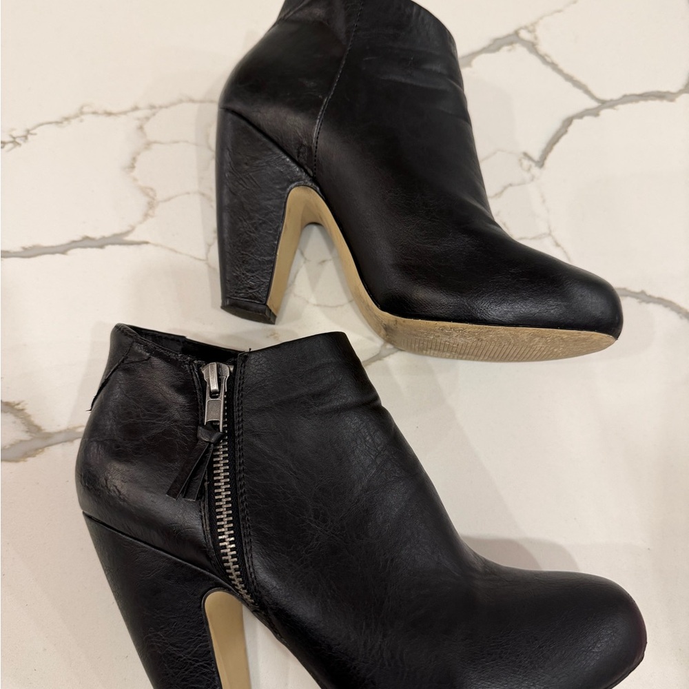 Madden Girl Sz 8.5 Black Leather-Look Ankle Booties with Side Zip